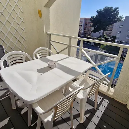 2 Pièces En Mezzanine Avec Parking Privé Résidence Avec Piscine à Proximité Du Centre - Fr-1-780-88 *