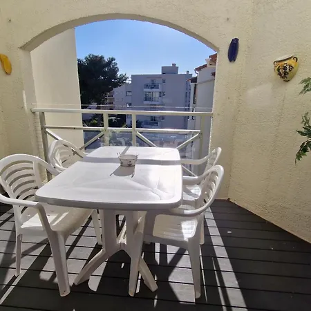 Appartamento 2 Pièces En Mezzanine Avec Parking Privé Résidence Avec Piscine à Proximité Du Centre - Fr-1-780-88