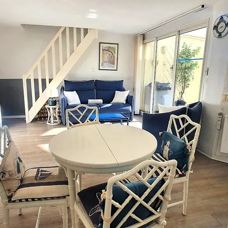 Appartamento 2 Pièces En Mezzanine Avec Parking Privé Résidence Avec Piscine à Proximité Du Centre - Fr-1-780-88 Sainte-Maxime